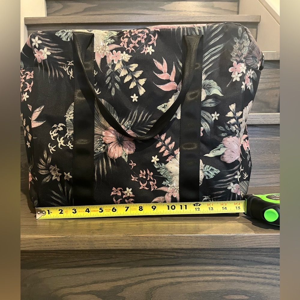 Pull&Bear Black Floral Travel Overnighter Bag - Picture 11 of 14